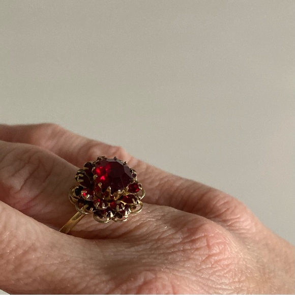 Vintage Sarah Coventry Ring and Earrings - Picture 8 of 12